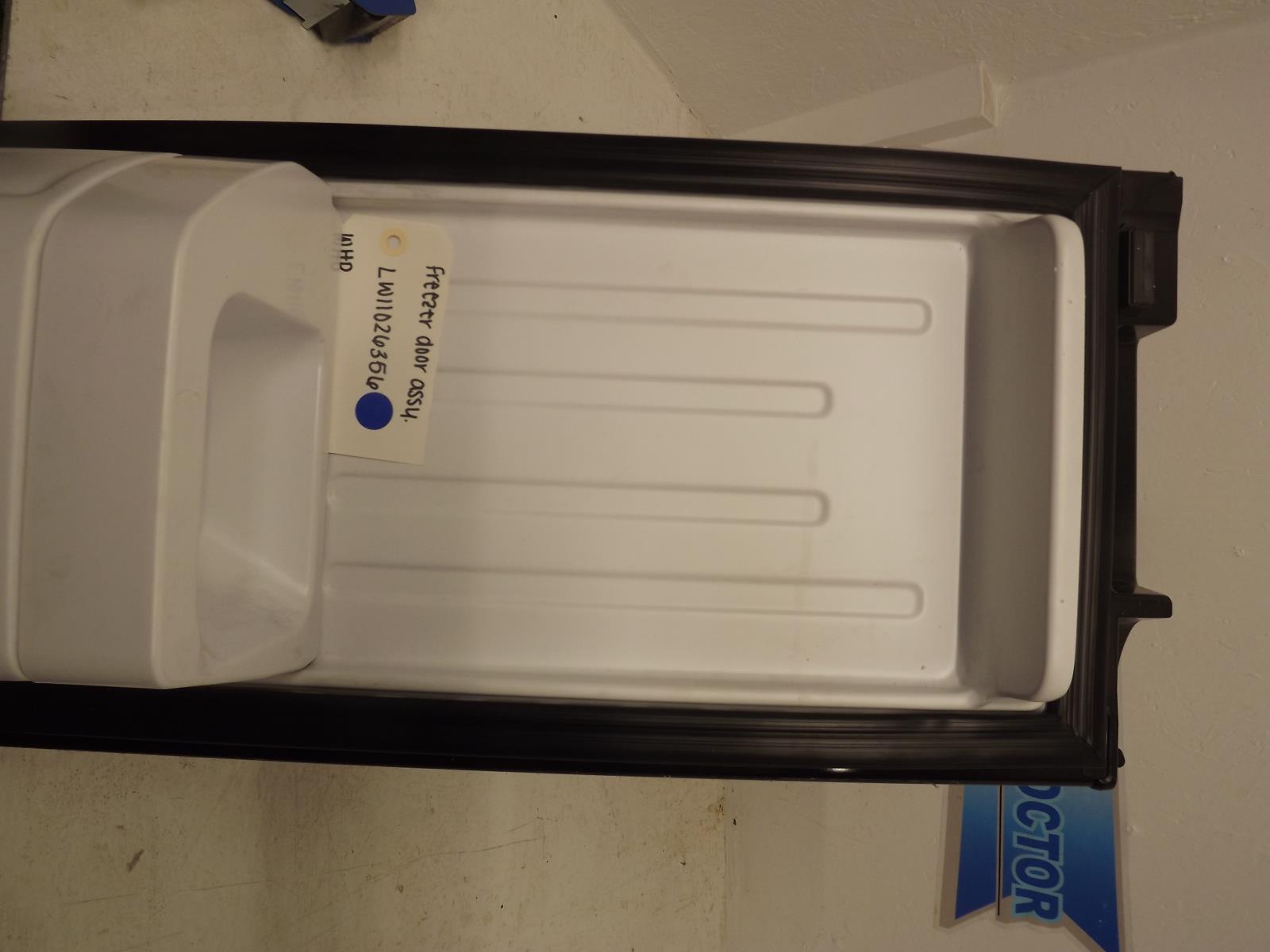 Whirlpool Refrigerator LW11026356 Freezer Door Assembly New *SEE NOTE* Whirlpool Refrigerator LW11026356 Freezer Door Assembly New *SEE NOTE*